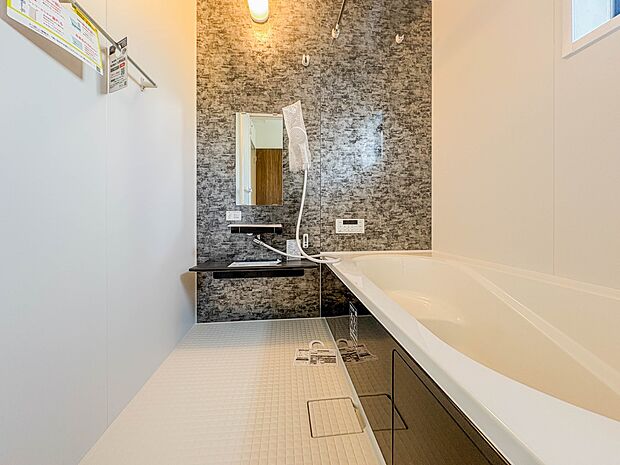 【寝室】充実した生活は伸びやかな居室空間から始まります。快適に・伸びやかに。心の潤いを求める方々へ。