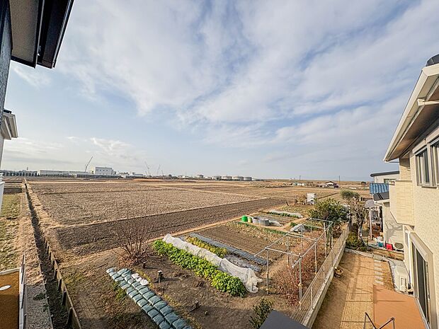 眺望や窓からの景色が良いと、家で過ごす時間も快適です。