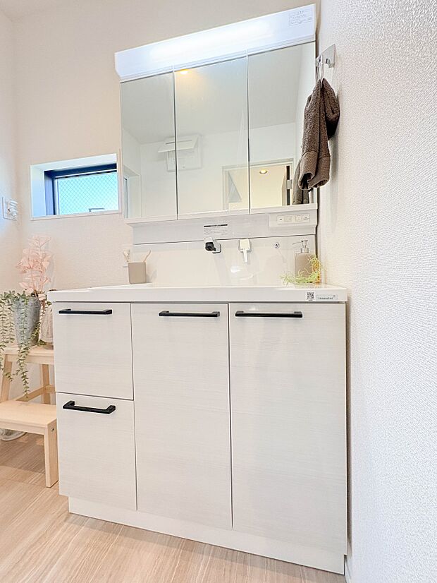 【洗面台】収納スペースを設けた洗面スペース