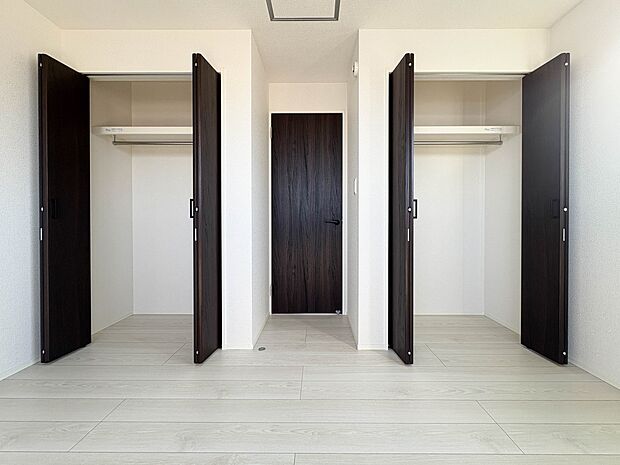 【収納】洋服だけでなく季節物の大きな家電なども収納可能