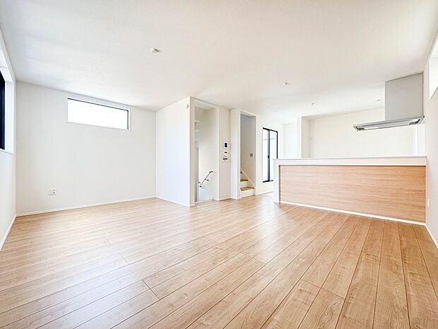 3号棟【LDK17.4帖】うららかな陽射しがどのお部屋にも降り注ぎますように、快適さを追求した間取設計。得難い立地環境での生活を恵みの豊かな永住の地へと変えてくれます。