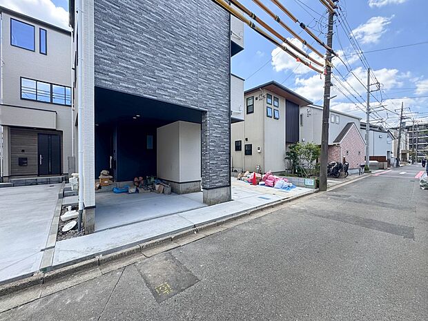 3号棟【前面道路4ｍ】陽当りや通風性など各所に施された工夫で住みやすさを実現。部屋の大きさや周辺環境・街並など、資料には掲載していない情報が現地にはたくさんございます。是非ご確認下さい。