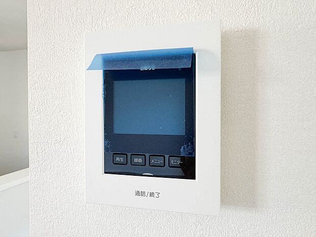 【TVモニター付インターホン】来訪者の様子を室内TVモニターでチェック。