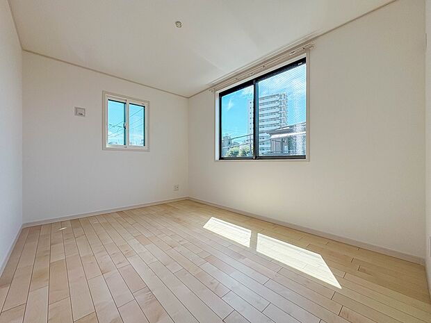 【洋室6帖】充実した生活は伸びやかな居室空間から始まります。快適に・伸びやかに。心の潤いを求める方々へ。