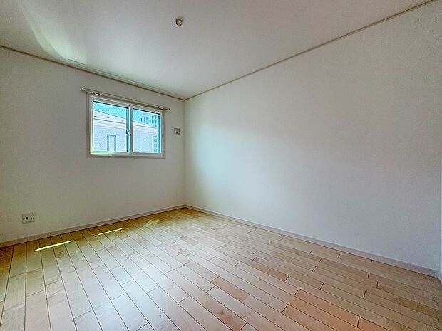 【洋室6帖】充実した生活は伸びやかな居室空間から始まります。快適に・伸びやかに。心の潤いを求める方々へ。