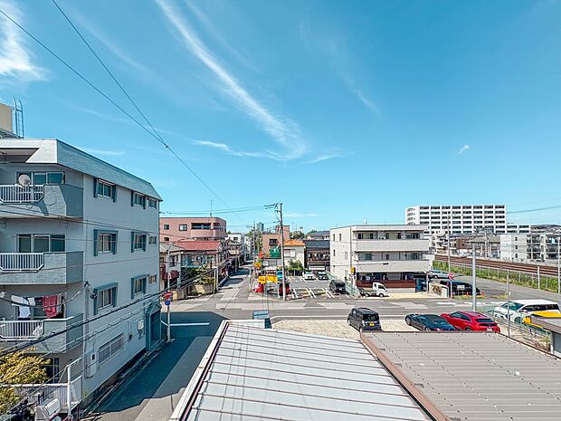 【眺望】眺望や窓からの景色が良いと、家で過ごす時間も快適です。