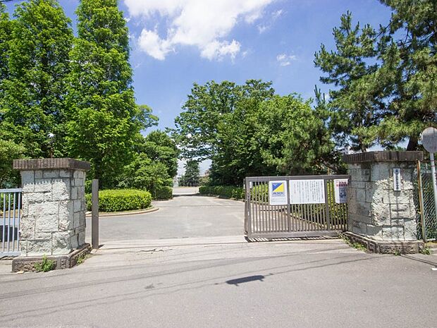 中学校 350m 第一中学校(蕨市立第一中学校(目標をもとう。勉学でもいい、夢でもいい、生き方でもいい。心は目標に向けて速く飛ぶ。十代は壁がない。目の前には未来という青い大空が広がる。私たち…