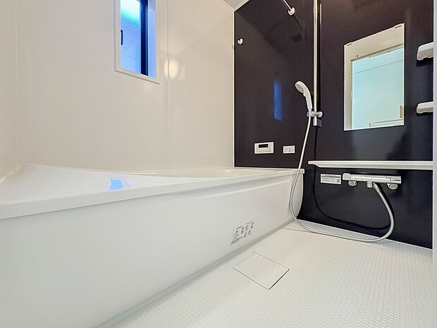 【浴室】一日の疲れを癒してくれるお風呂空間。使いやすさと上質な質感を両立して、単なる習慣から特別な時間に変わるはず。