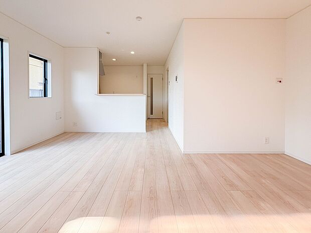 こちらの物件が少しでも気になるようでしたら、お気軽にお問合せください。人生でいちばん大きなお買い物ですので、ゆっくりご見学ください。ネット上の画像と実際の見学では、リアル感がまるで違います。…