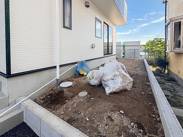 【庭】プランター等をおいてガーデニングが楽しめます。