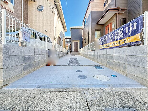 【駐車場】毎日の生活にマイカーが必須という方は、購入を検討する際、駐車場があることは大事な条件です。毎日の通勤や家族の送迎、買い物やお出かけなどクルマのある暮らしを満喫したい方は要チェック。…