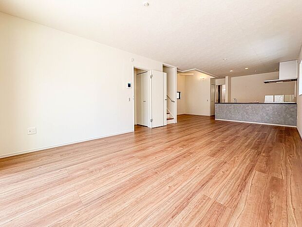 【LDK25帖】明るく開放的な空間が広がるLDK。