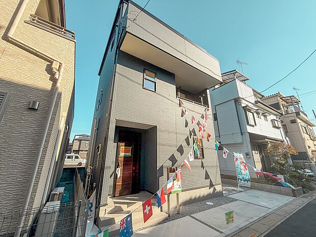 【外観】陽当りや通風性など各所に施された工夫で住みやすさを実現。部屋の大きさや周辺環境・街並など、資料には掲載していない情報が現地にはたくさんございます。是非ご確認下さい。