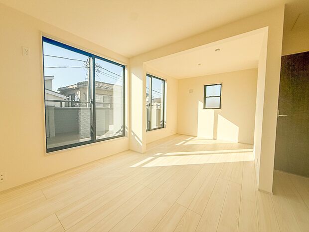 【洋室】部屋の快適性を追求していくと、内装はシンプルになります。そしてポイント、ポイントにアクセントをつけて、リズムをつくる。シンプルな内装とは、リズミカルな内装と気づきます。