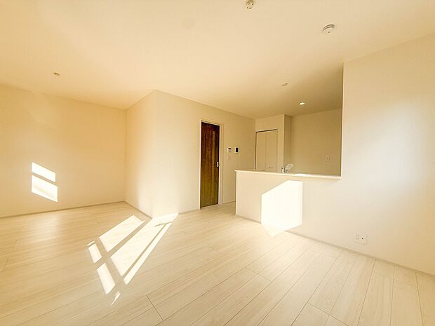 【ダイニング】愛を感じる、幸せを想う、心地よさを受けとる家の各スペースや各お部屋のさまざまな設備。人として日々の暮らしを先へすすめる設備・仕様を採用しています。