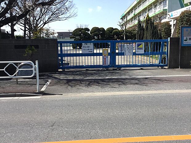 小学校 110m 笹目東小学校(にこにこ・きびきび・わくわく。笑顔、信頼、誇りのある学校、それが笹目東小学校。身体をきたえ、心を磨き、知性を高めて、調和のとれた児童を目指す、それが笹目東小学…