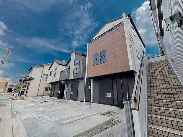 【外観】こちらの物件が少しでも気になるようでしたら、お気軽にお問合せください。人生でいちばん大きなお買い物ですので、ゆっくりご見学ください。ネット上の画像と実際の見学では、リアル感がまるで違…