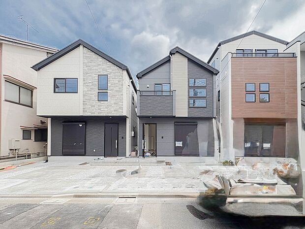 【庭】お庭があることで開放感が違います。建物の内部に光や風などを採り入れやすくなり住居環境がより良好になります。また多目的にご利用できます。