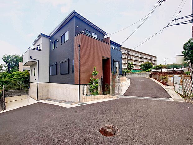 ここから始まる「日常」はご家族にとってかけがえのない時間となります。少しでも豊かに、快適に。そんな想いから本邸宅は生まれました。　