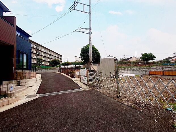 家は一生のお買物。自分ならではの家族ならではの、家にしたい。書斎を設ける。子どものプレイングルームを設ける。趣味のオーディオルームを設置する。夢を追うオンリーワンの家です。