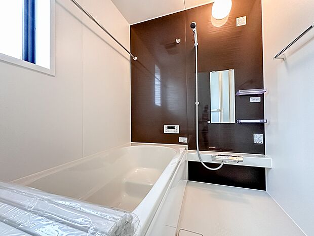 【浴室】一日の疲れを癒してくれるお風呂空間。使いやすさと上質な質感を両立して、単なる習慣から特別な時間に変わるはず。