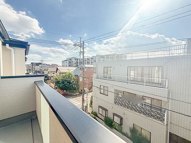 1号棟【眺望】眺望や窓からの景色が良いと、家で過ごす時間も快適です。