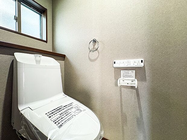 1号棟【トイレ】いつも清潔なスペースであってほしいのが毎日使うトイレです。掃除がしやすいのはもちろん、落ち着けるスペースとして機能することも大切です。
