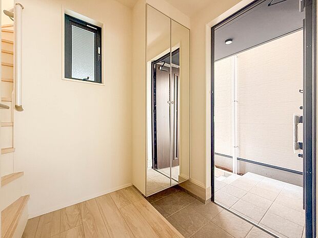 2号棟【その他内覧】こちらの物件が少しでも気になるようでしたら、お気軽にお問合せください。人生でいちばん大きなお買い物ですので、ゆっくりご見学ください。ネット上の画像と実際の見学では、リアル…