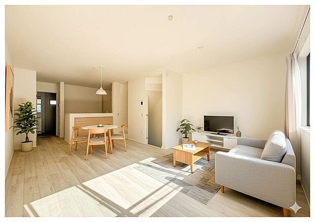 2号棟【LDK16.9帖】うららかな陽射しがどのお部屋にも降り注ぎますように、快適さを追求した間取設計。得難い立地環境での生活を恵みの豊かな永住の地へと変えてくれます。