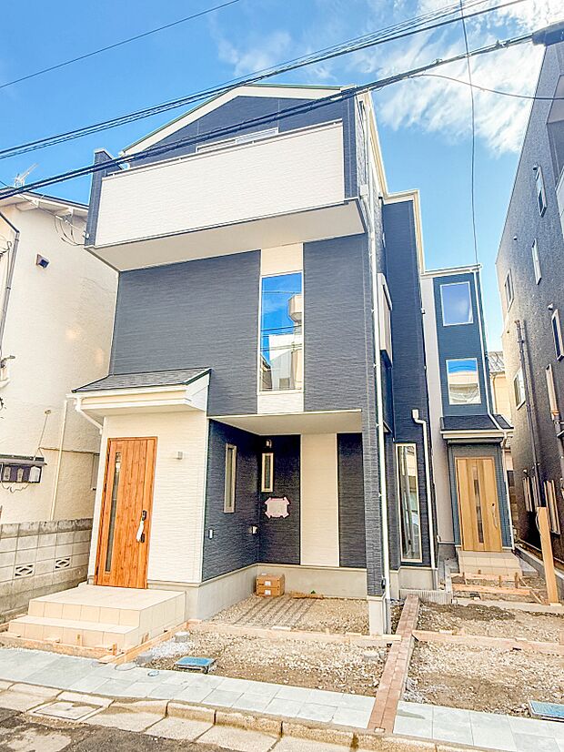 1号棟【外観】こちらの物件が少しでも気になるようでしたら、お気軽にお問合せください。人生でいちばん大きなお買い物ですので、ゆっくりご見学ください。ネット上の画像と実際の見学では、リアル感がま…