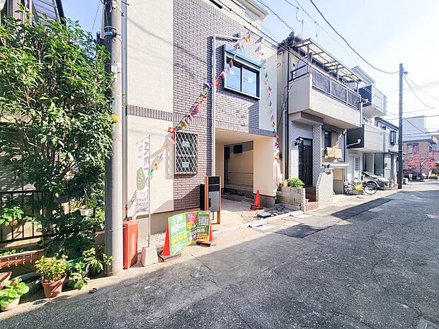 【前面道路4m】車の通行が少ないので、静かな住環境を維持することができます。