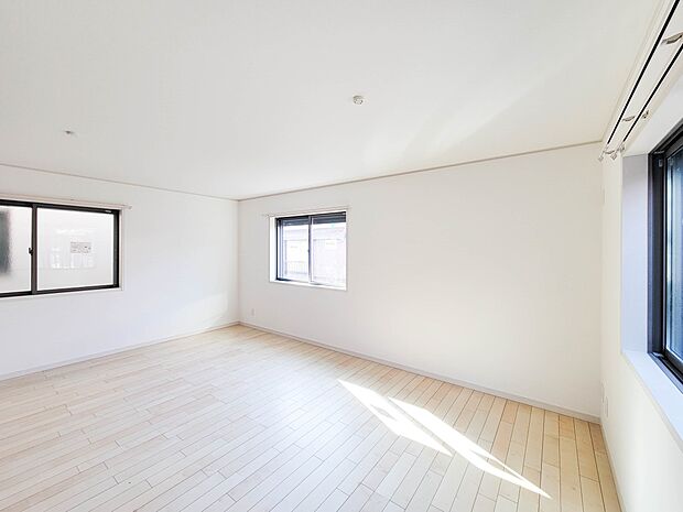 【ダイニングキッチン】会話でホッとコミュニケーションできるリビング。料理でホッとハピネスになるキッチンなど。人をホッとさせる最新設備・仕様を採用しています。