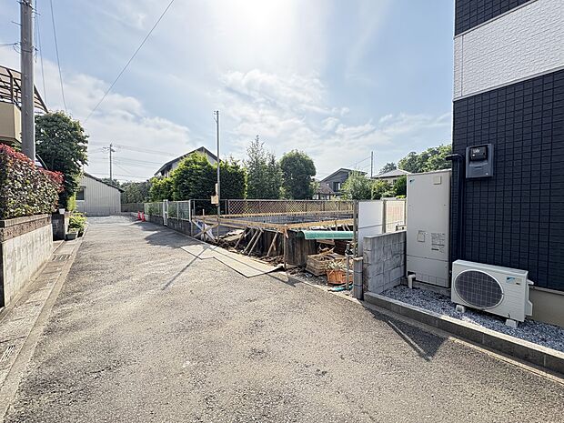 【現地・4ｍ道路】通り抜けのない前面道路・お子様も安心の住宅地