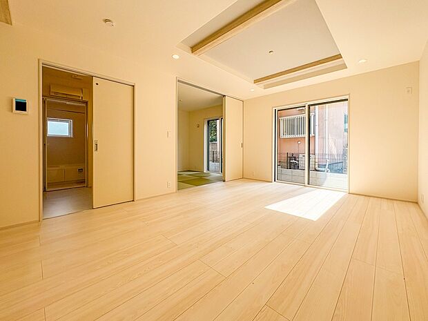 【LDK16帖】ホームパーティーでもゲストと一緒に料理を楽しみながら楽しい時間を過ごせそう。