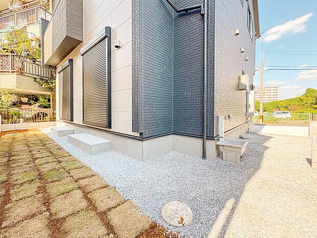 【庭】庭がある戸建てに住む楽しみのひとつは、自分たちの好みに合わせて、家庭菜園や庭づくりができることでしょう。自由自在に庭をコーディネートしてみませんか！