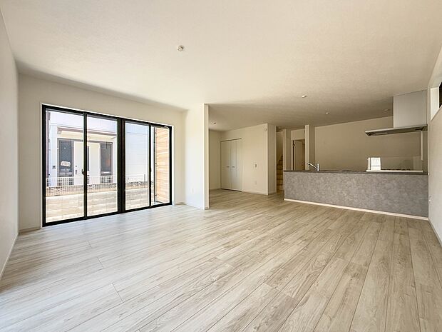 【LDK18.6帖】インテリアショップで見掛けた「あの家具」も置ける、ゆったりとした空間。時に広さが上質な寛ぎの時間になる事も。