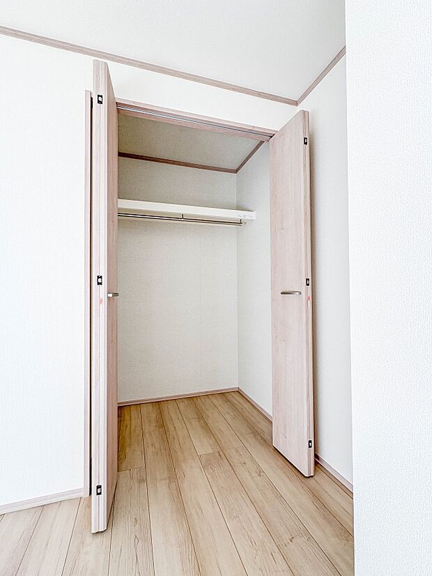 【収納】各部屋を最大限に広く使って頂ける様、全居住スペースに収納付。プライベートルームはゆったりと快適に。