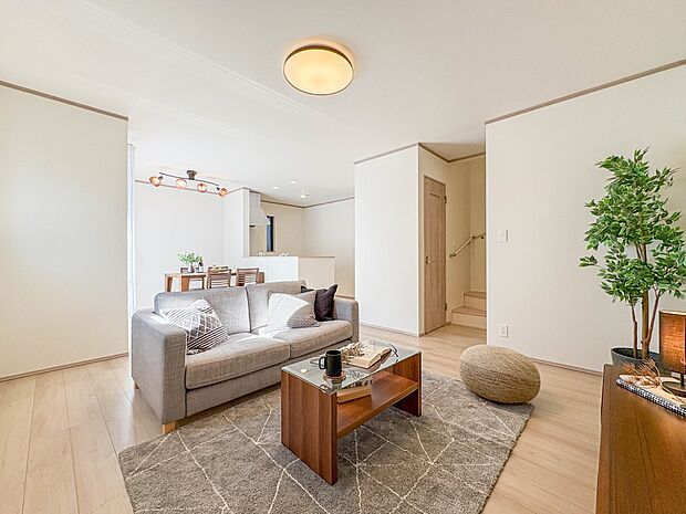 【LDK17.6帖】インテリアショップで見掛けた「あの家具」も置ける、ゆったりとした空間。時に広さが上質な寛ぎの時間になる事も。