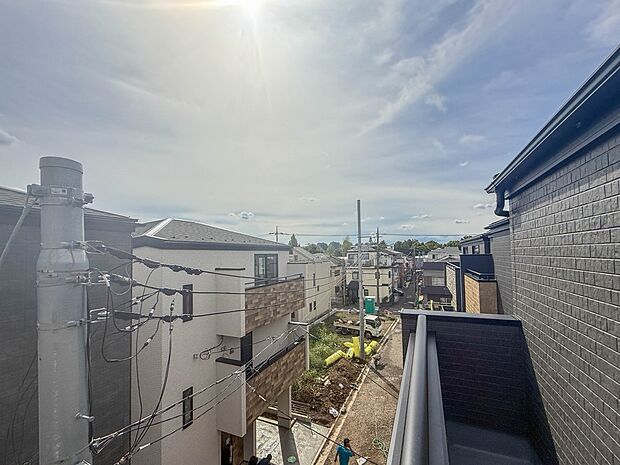 【眺望】眺望や窓からの景色が良いと、家で過ごす時間も快適です。