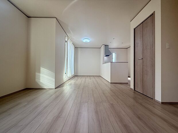 【LDK17.5帖】家族そろって、お話ししながら、お料理を創る、食べる。ダイニングンならではの家族の風景です。家族との楽しい食事が好き。