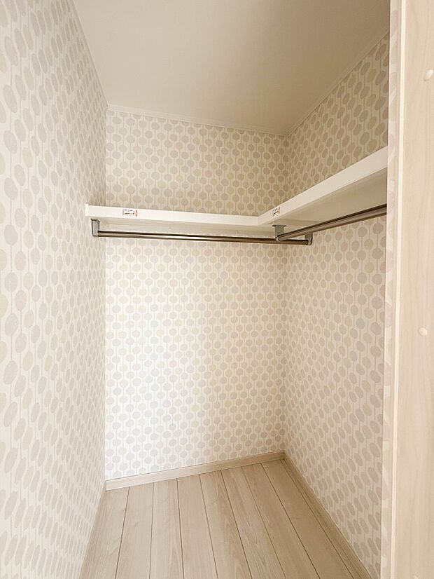 2号棟【ウォークインクローゼット】通常の部屋としても利用できますが、ウォークインクローゼットや書斎、子どものプレイルームなど、さまざまな用途に使うことができます。