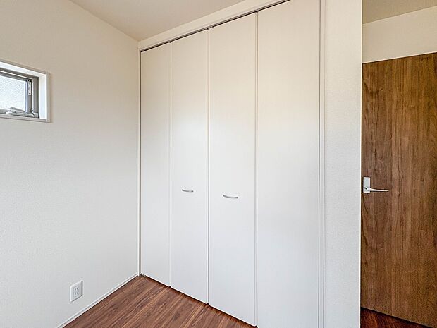 1号棟【収納】各部屋を最大限に広く使って頂ける様、全居住スペースに収納付。プライベートルームはゆったりと快適に。