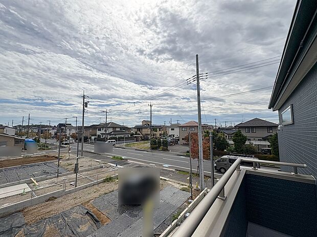 1号棟【眺望】眺望や窓からの景色が良いと、家で過ごす時間も快適です。