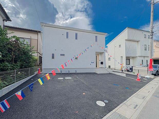 家族の温かさと陽光の暖かさ、楽しい毎日と明るい未来を予感させる「空間が織り成すひとつ先の住み心地」を演出します。