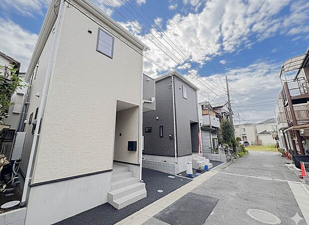 【前面道路】車の通行が少ないので、静かな住環境を維持することができます。