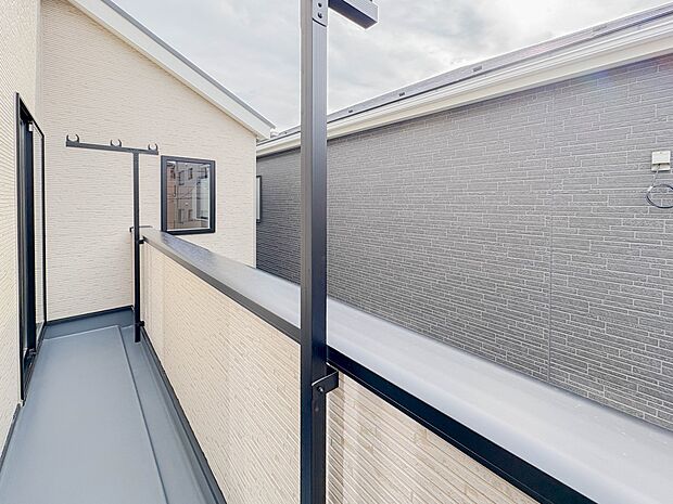 少し優雅に、眺望の良い部屋で新生活をしてみませんか?眺望や窓からの景色が良いと、家で過ごす時間も快適です。