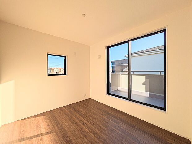 陽光も降り注ぐ明るく開放的な空間が魅力的。