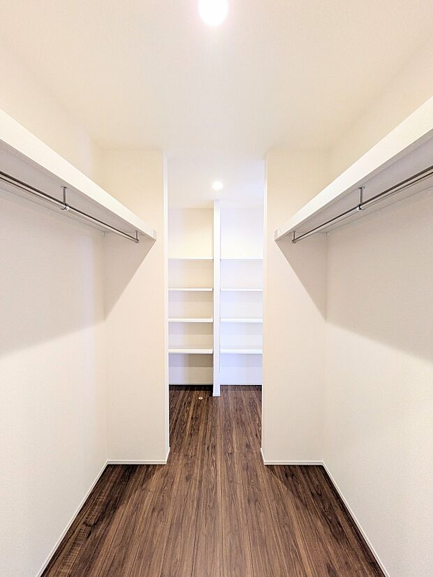 こちらの物件に少しでもご興味がありましたら、お気軽にお電話下さい。ネット上で「見えない物」「わからない事」でも、実際にご見学いただくことで、手に取るようにおわかりいただけるはずです。