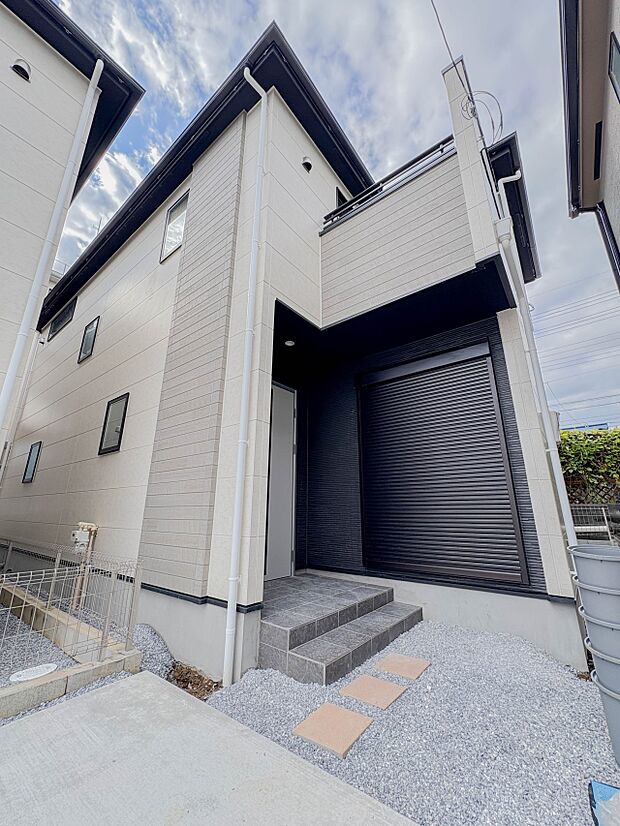 家族の温かさと陽光の暖かさ、楽しい毎日と明るい未来を予感させる「空間が織り成すひとつ先の住み心地」を演出します。