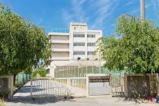 中学校 947m さいたま市立尾間木中学校